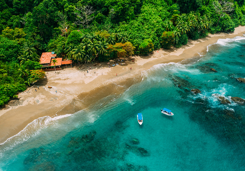 À la découverte des merveilles naturelles du Costa Rica : plages immaculées, forêts tropicales et volcans